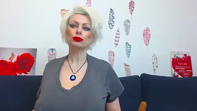 Snapshot of ForeverBarbie_ chatting on March 15, 2026, 12:05 am ForeverBarbie online show from March 15, 2026, 12:05 am