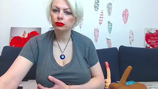 Snapshot of ForeverBarbie_ chatting on March 16, 2026, 1:22 am ForeverBarbie online show from March 16, 2026, 1:22 am