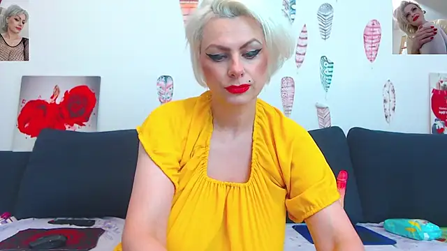 Snapshot of ForeverBarbie_ chatting on July 10, 2026, 5:59 pm ForeverBarbie online show from July 10, 2026, 5:59 pm
