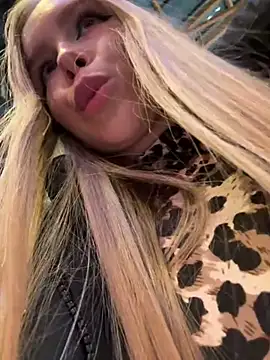 Snapshot of mur_girl chatting on January 8, 2025, 1:52 pm mur girl online show from January 8, 2025, 1:52 pm