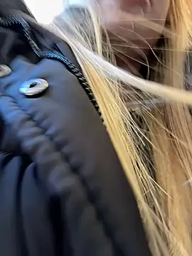 Snapshot of mur_girl chatting on February 7, 2025, 1:01 pm mur girl online show from February 7, 2025, 1:01 pm