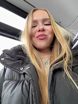 Snapshot of mur_girl chatting on February 8, 2025, 9:35 am mur girl online show from February 8, 2025, 9:35 am