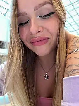 Snapshot of mur_girl chatting on February 14, 2025, 1:08 pm mur girl online show from February 14, 2025, 1:08 pm