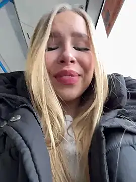 Snapshot of mur_girl chatting on February 22, 2025, 8:29 am mur girl online show from February 22, 2025, 8:29 am