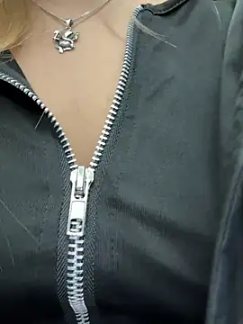 Snapshot of mur_girl chatting on March 1, 2025, 3:38 pm mur girl online show from March 1, 2025, 3:38 pm