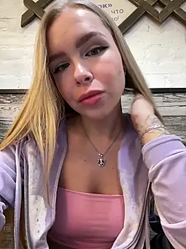 Snapshot of mur_girl chatting on March 2, 2025, 8:16 am mur girl online show from March 2, 2025, 8:16 am