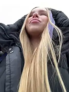 Snapshot of mur_girl chatting on March 2, 2025, 11:18 am mur girl online show from March 2, 2025, 11:18 am