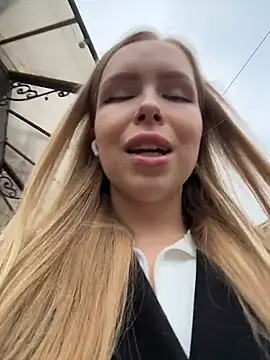 Snapshot of mur_girl chatting on November 5, 2025, 11:43 am mur girl online show from November 5, 2025, 11:43 am