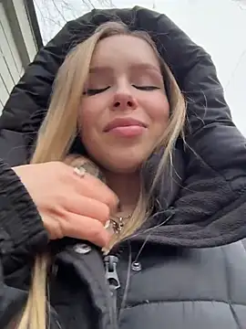 Snapshot of mur_girl chatting on November 26, 2025, 11:44 am mur girl online show from November 26, 2025, 11:44 am