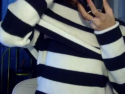 Snapshot of MAAYRA_09 chatting on November 18, 2025, 1:44 am MAAYRA 09 online show from November 18, 2025, 1:44 am