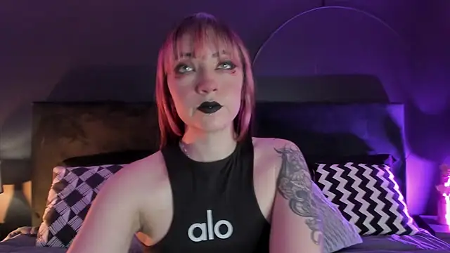 Snapshot of Aylen_darkmoor chatting on February 12, 2025, 7:45 pm Aylen darkmoor online show from February 12, 2025, 7:45 pm