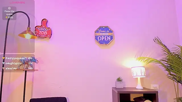 lupeebony online show from January 31, 2025, 10:52 pm