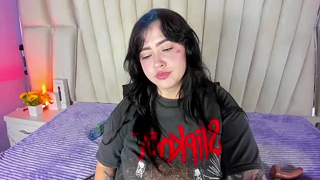 Snapshot of Victoria_Rossy chatting on June 14, 2026, 10:56 pm Victoria Rossy online show from June 14, 2026, 10:56 pm