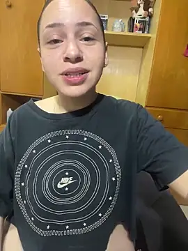 Snapshot of AgnesCampp chatting on December 20, 2024, 4:57 pm AgnesCampp online show from December 20, 2024, 4:57 pm