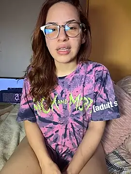 Snapshot of AgnesCampp chatting on March 12, 2026, 6:25 pm AgnesCampp online show from March 12, 2026, 6:25 pm