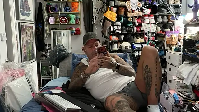 joeytatts66 online show from March 22, 2026, 1:53 am