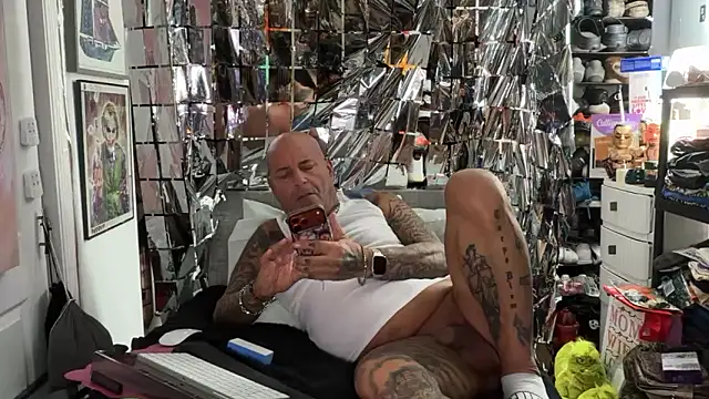 joeytatts66 online show from May 8, 2026, 1:11 am
