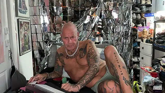 joeytatts66 online show from May 9, 2026, 2:17 am