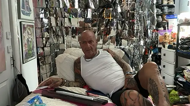 joeytatts66 online show from May 18, 2026, 3:02 am