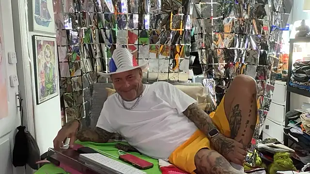 joeytatts66 online show from May 20, 2026, 2:18 am