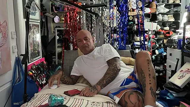 joeytatts66 online show from June 3, 2026, 1:19 am