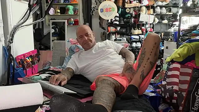 joeytatts66 online show from June 17, 2026, 3:20 am