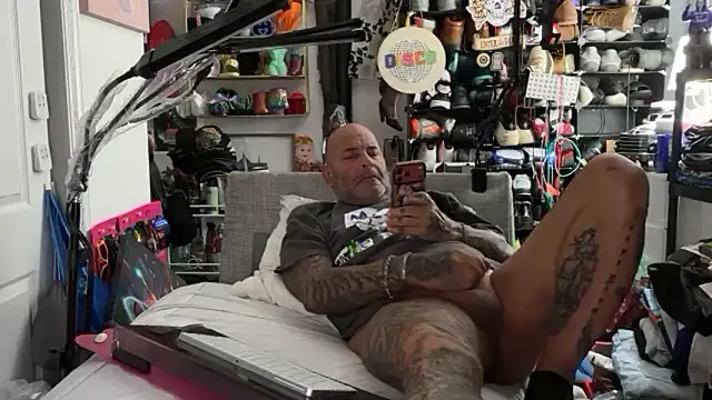 joeytatts66 online show from June 21, 2026, 2:36 am