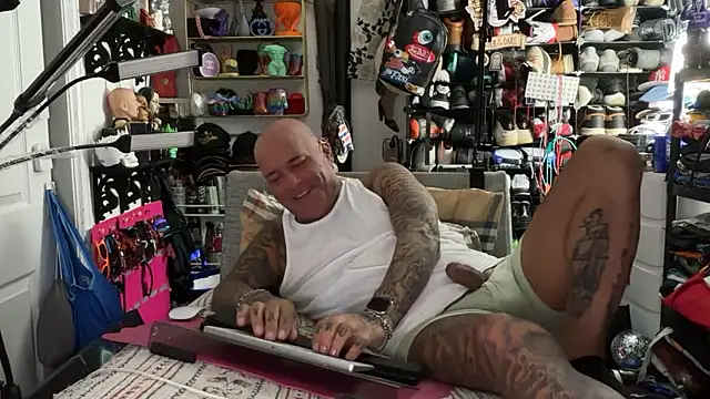 joeytatts66 online show from June 22, 2026, 3:58 am