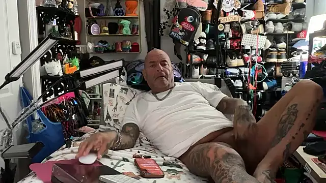 joeytatts66 online show from June 27, 2026, 1:54 am