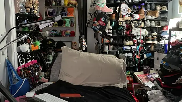 joeytatts66 online show from July 7, 2026, 1:30 am