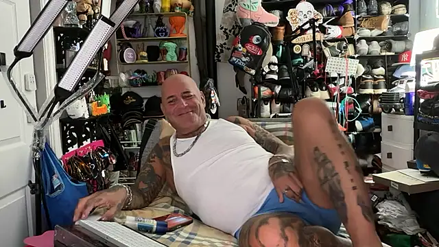 joeytatts66 online show from July 16, 2026, 1:44 am