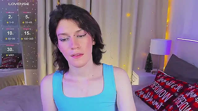 Kolette Gray online show from December 22, 2024, 3:44 pm