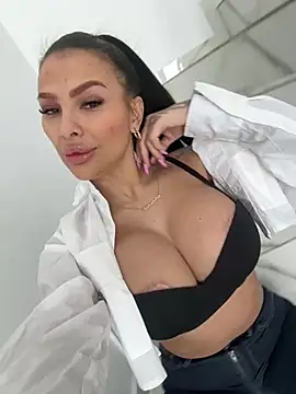 Snapshot of firesbomb777 chatting on February 17, 2025, 10:29 am firesbomb777 online show from February 17, 2025, 10:29 am