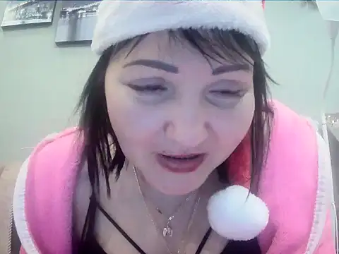 Snapshot of ClaireSunset chatting on December 17, 2024, 8:43 pm ClaireSunset online show from December 17, 2024, 8:43 pm