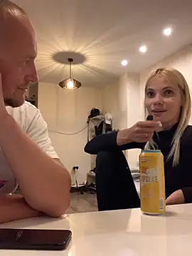 Snapshot of DonorDi chatting on September 14, 2025, 7:46 pm DonorDi online show from September 14, 2025, 7:46 pm