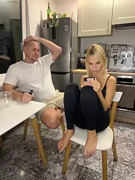 Snapshot of DonorDi chatting on November 6, 2025, 9:15 pm DonorDi online show from November 6, 2025, 9:15 pm