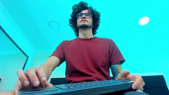 Loggan donnelly online show from February 2, 2025, 12:51 am