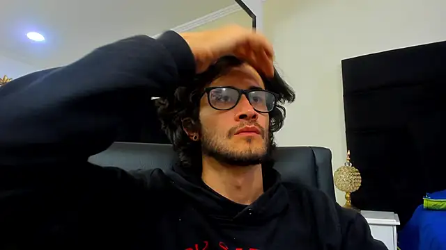 Loggan donnelly online show from February 5, 2025, 12:10 am