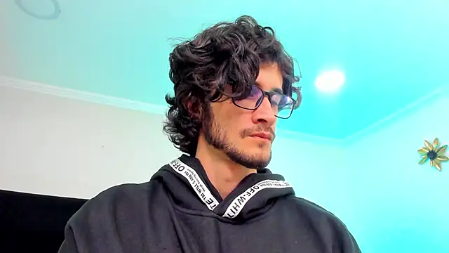 Loggan donnelly online show from February 7, 2025, 9:48 pm