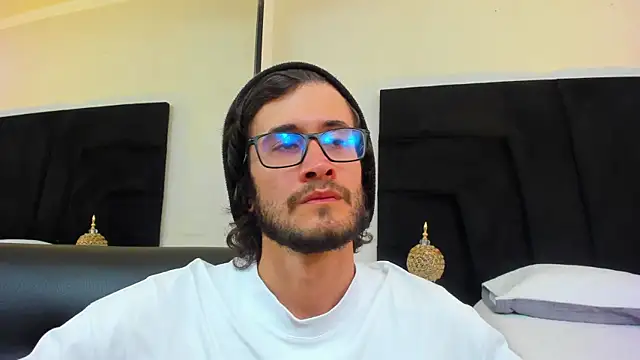 Loggan donnelly online show from March 3, 2025, 9:05 pm