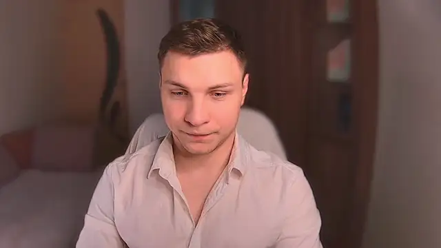 handsome guy01 online show from February 20, 2025, 4:39 am