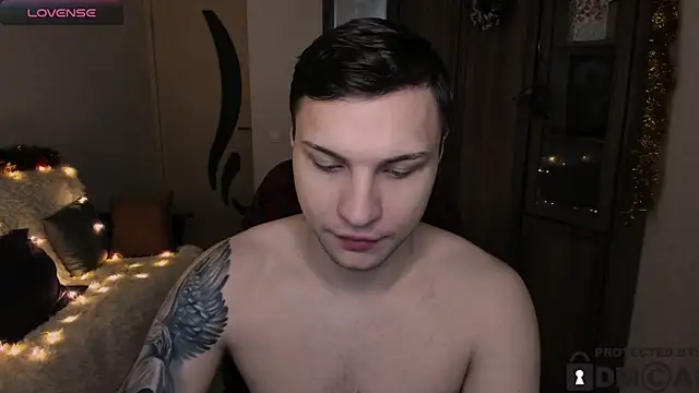 handsome guy01 online show from November 29, 2025, 2:25 am