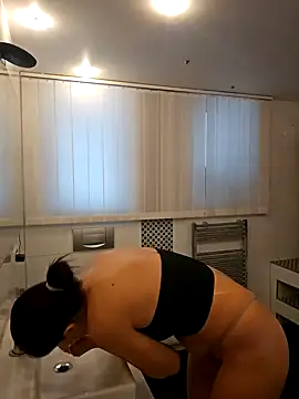 Lenchen  online show from February 6, 2025, 2:15 pm