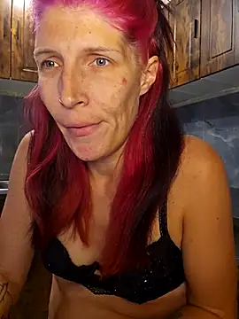 Snapshot of Lenchen_ chatting on May 11, 2026, 7:33 pm Lenchen online show from May 11, 2026, 7:33 pm