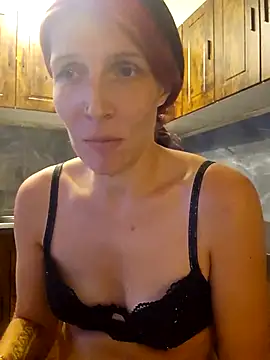 Snapshot of Lenchen_ chatting on May 21, 2026, 7:32 pm Lenchen online show from May 21, 2026, 7:32 pm