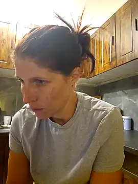 Snapshot of Lenchen_ chatting on June 8, 2026, 7:47 pm Lenchen online show from June 8, 2026, 7:47 pm