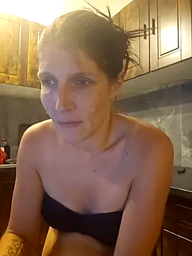 Snapshot of Lenchen_ chatting on June 19, 2026, 7:39 pm Lenchen online show from June 19, 2026, 7:39 pm