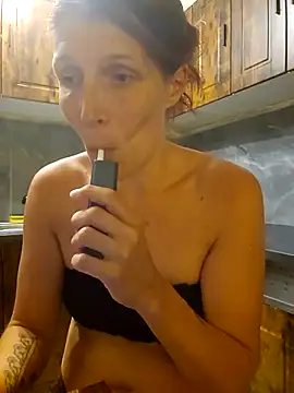 Snapshot of Lenchen_ chatting on June 29, 2026, 7:47 pm Lenchen online show from June 29, 2026, 7:47 pm