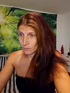 Snapshot of Lenchen_ chatting on July 6, 2026, 6:54 pm Lenchen online show from July 6, 2026, 6:54 pm