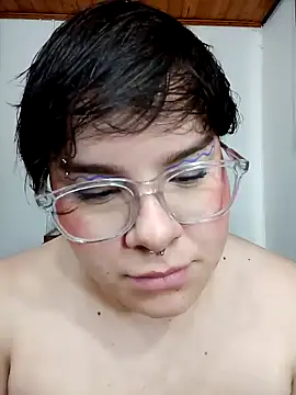 Snapshot of amalia_love chatting on December 5, 2024, 2:22 pm amalia love online show from December 5, 2024, 2:22 pm